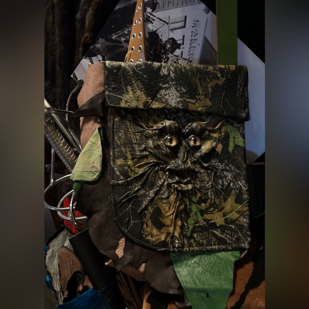 Grichels All Leather Camouflage shoulder bag magnetic closure in back